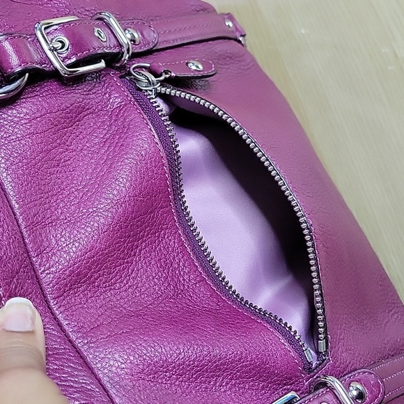 Coach Vintage Raspberry Leather hobo/crossbody adorable 🍇 Bag - Picture 8 of 16